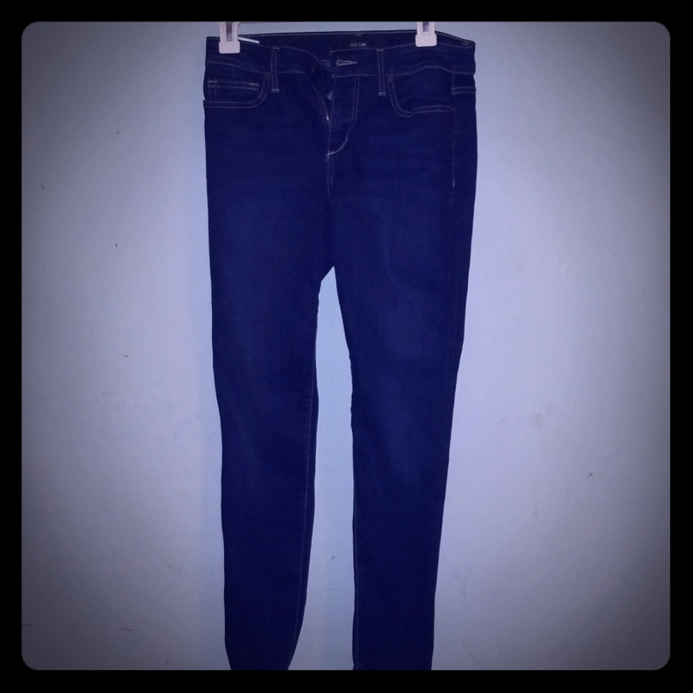 dark blue jeans